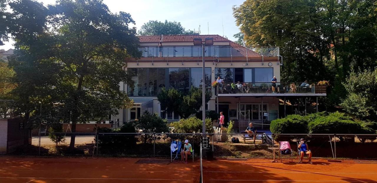 Sport Pension Cibulka Прага Экстерьер фото
